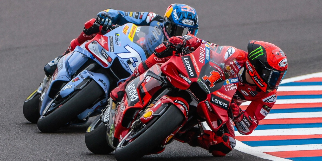 Ducati, gioco di scie al limite di Alex Marquez su Bagnaia: il commento di Pecco