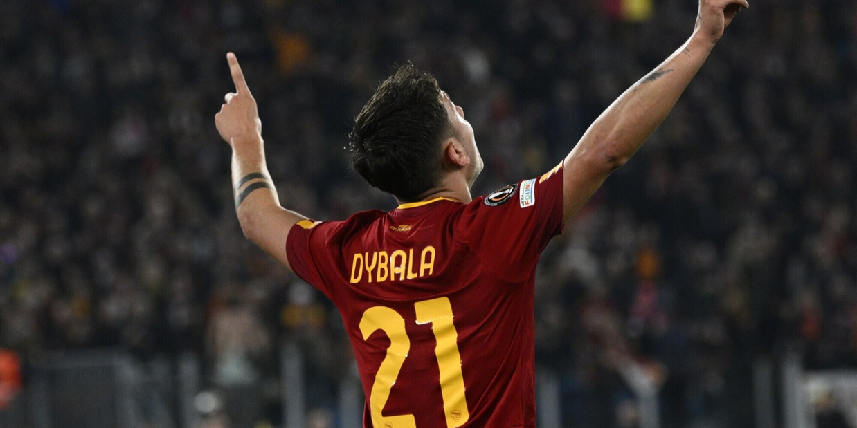Dybala, la nuova maglia della Roma è pronta: i tifosi sognano
