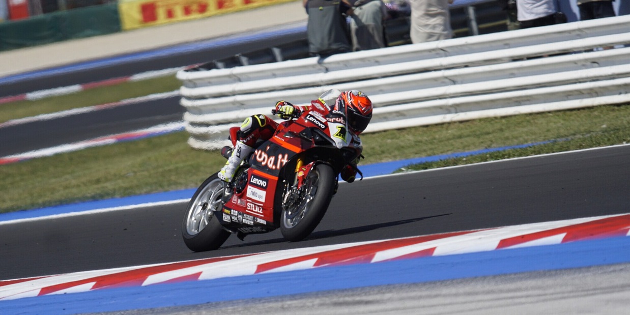 Superbike, GP Emilia-Romagna: Bautista conquista la Superpole davanti a Razgatlioglu