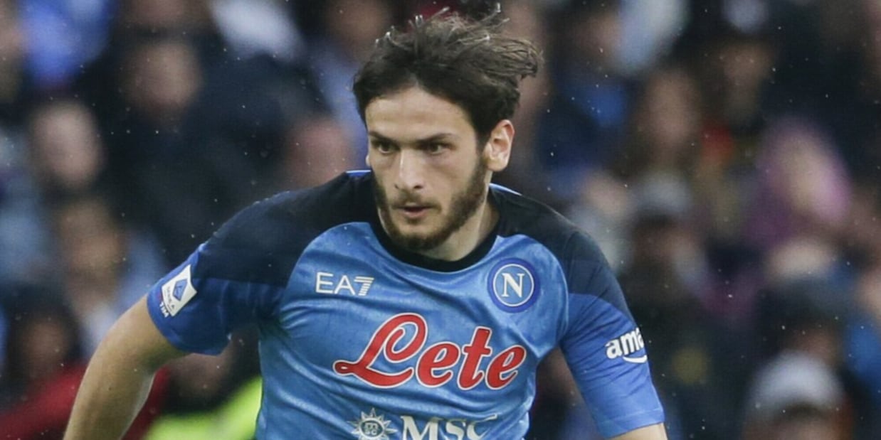 Napoli, Kvaratskhelia può saltare il ritiro di Dimaro: la sua stagione si allunga