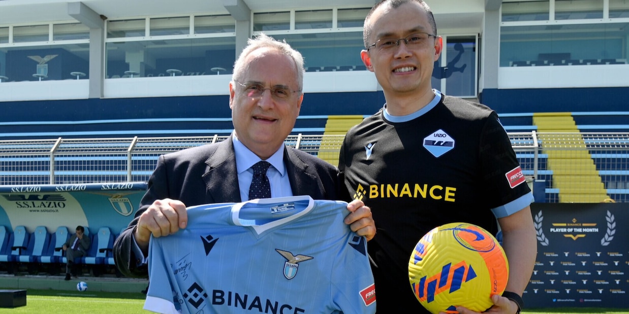 Lazio-Binance, addio sponsor sulla maglia. Lotito ascolta offerte