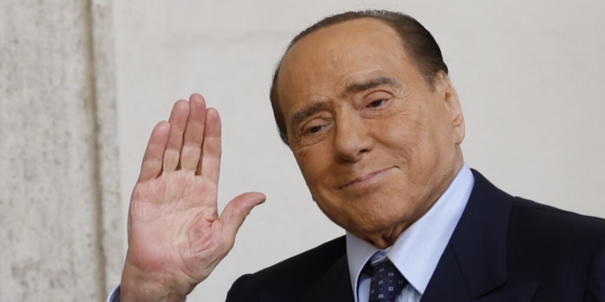 Berlusconi, aperto il testamento davanti ai testimoni: i dettagli