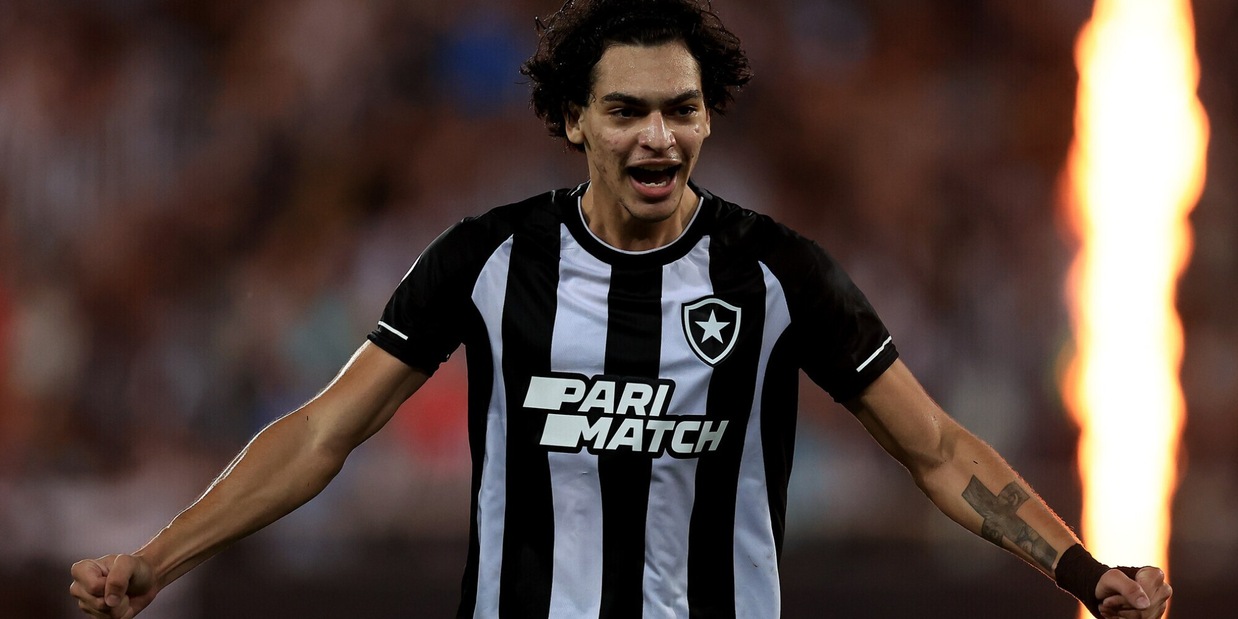 Matheus Nascimento, la clausola da 50 milioni e il primo posto del Botafogo