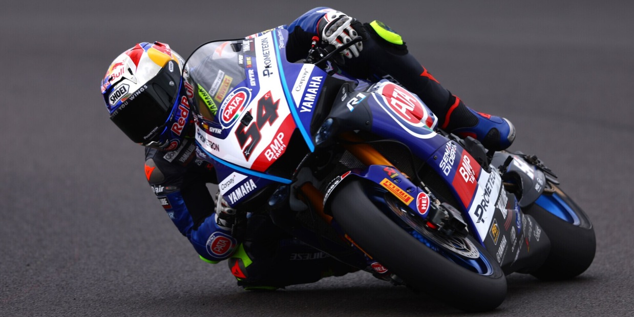 Superbike, GP Repubblica Ceca: a Razgatlioglu la Superpole, battuti Petrucci e Rinaldi