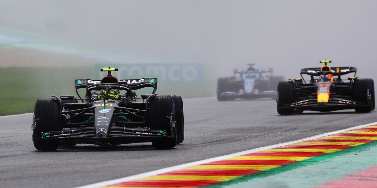 F1, Hamilton e l'incidente con Perez a Spa: "Semplice incidente di gara"