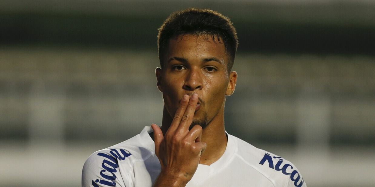 Il Santos avverte Marcos Leonardo: c'è una decisione che coinvolge la Roma