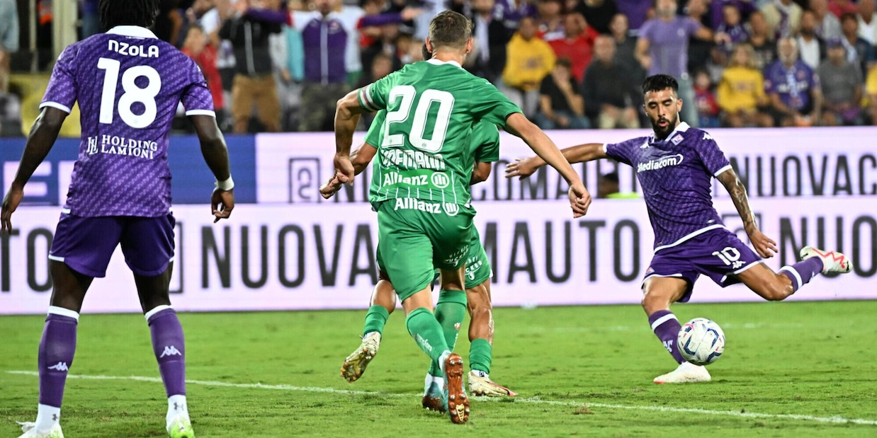 Fiorentina ai gironi di Conference: Nico Gonzalez show, 2-0 al Rapid Vienna