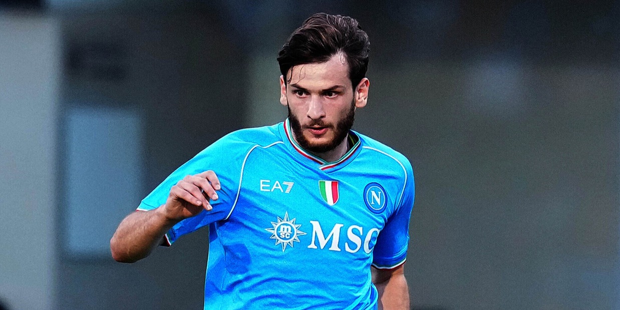 Kvaratskhelia, si tratta il rinnovo con il Napoli: le cifre e l'incontro