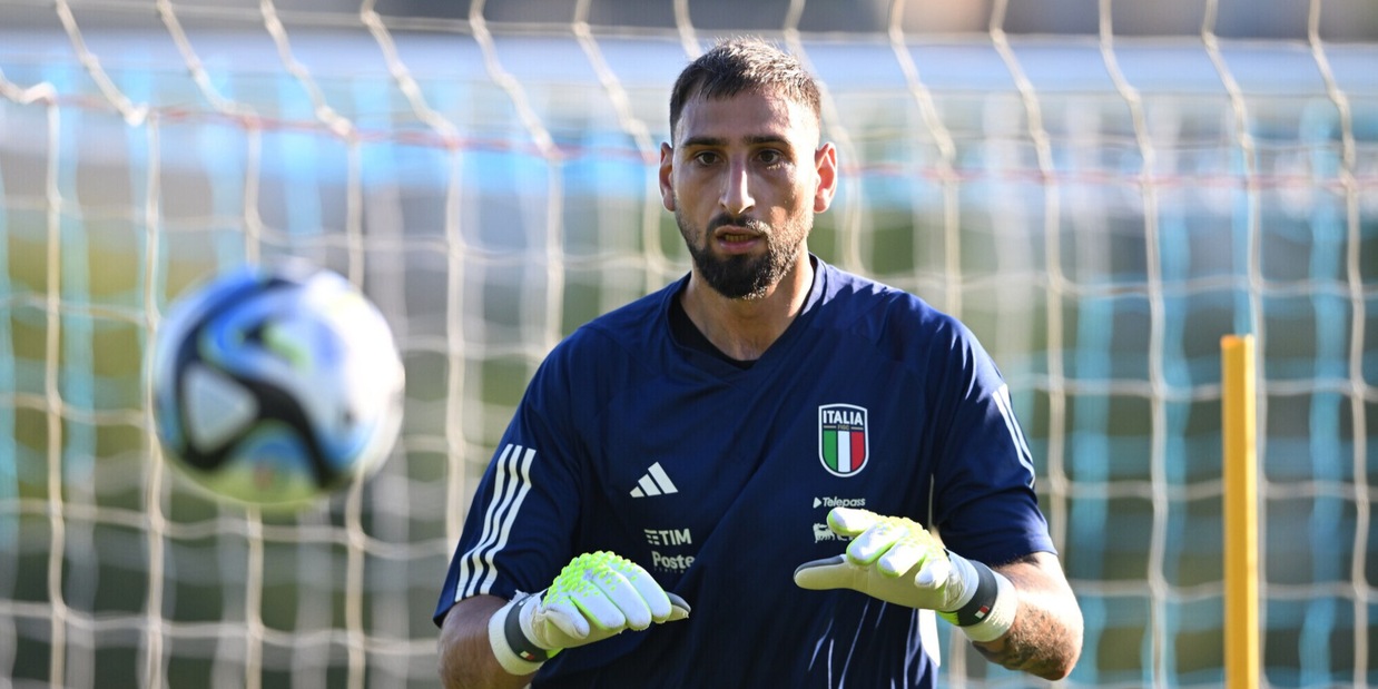 Donnarumma sotto processo, i social sono impietosi: "Vogliamo Vicario"