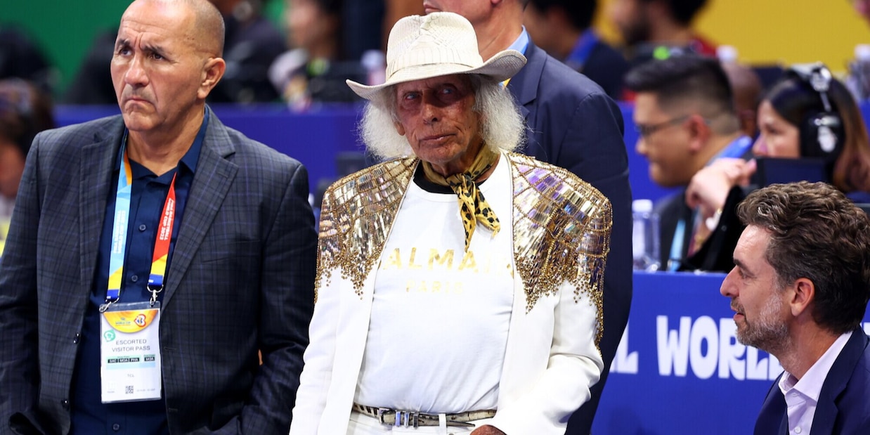 Chi è James Goldstein: era a bordocampo per la finale Mondiale di basket