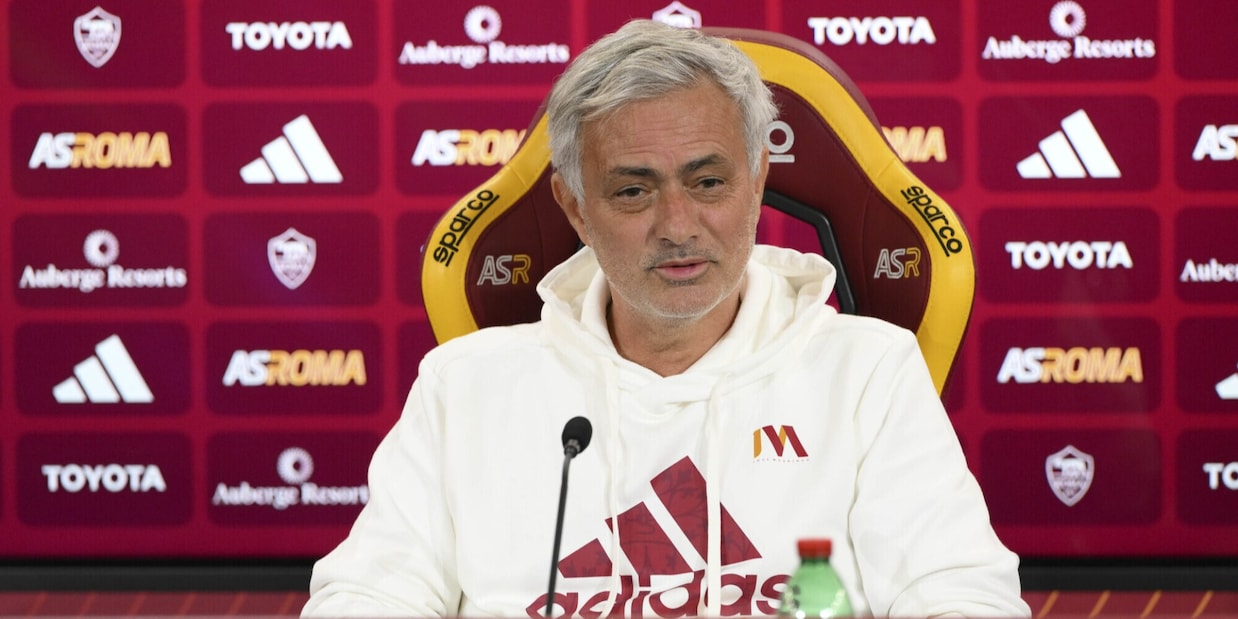 Mourinho, la conferenza stampa in diretta: "Voglio restare alla Roma"