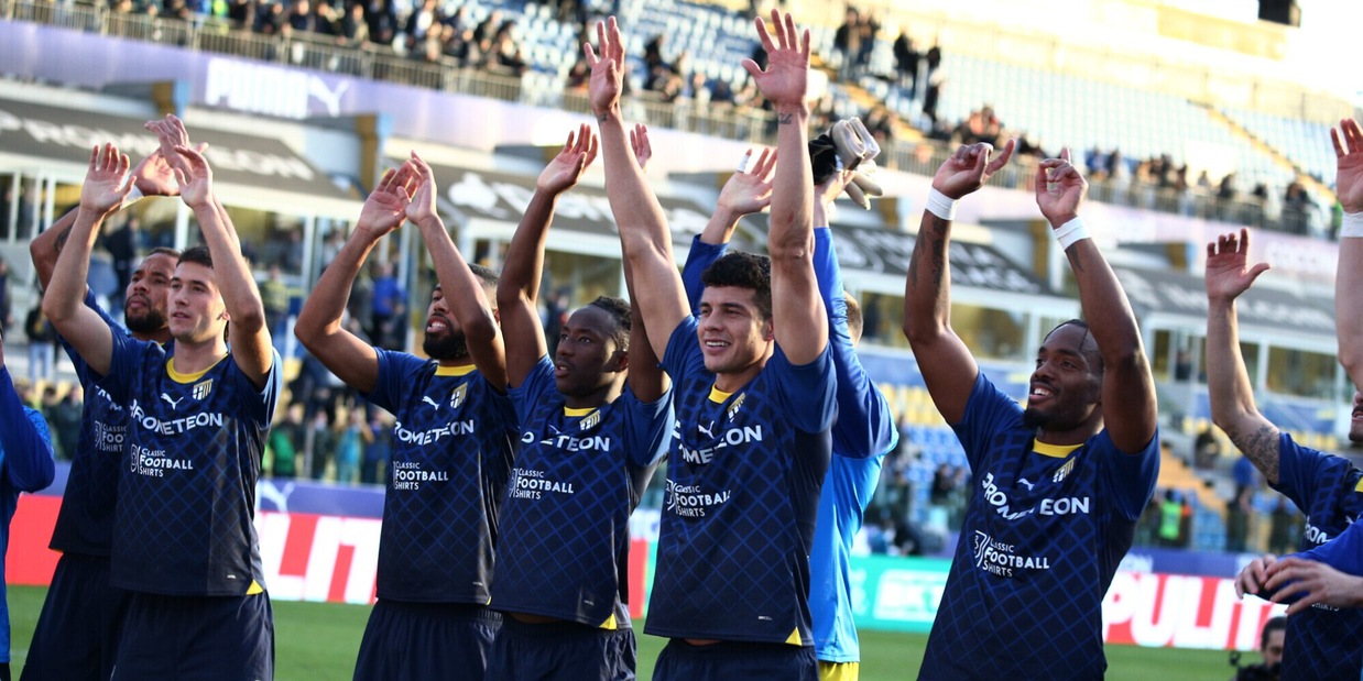 Serie B, il Parma si regala un Natale da prima in classifica. Stop Venezia, Samp ko