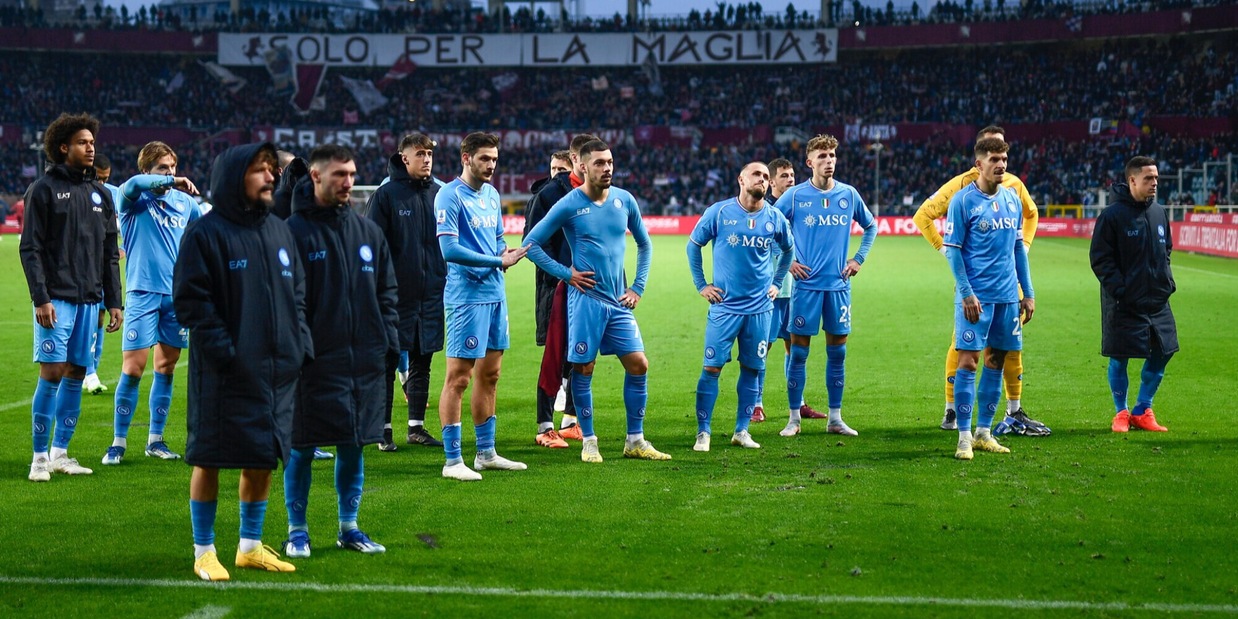 Napoli, la moda di chiedere scusa