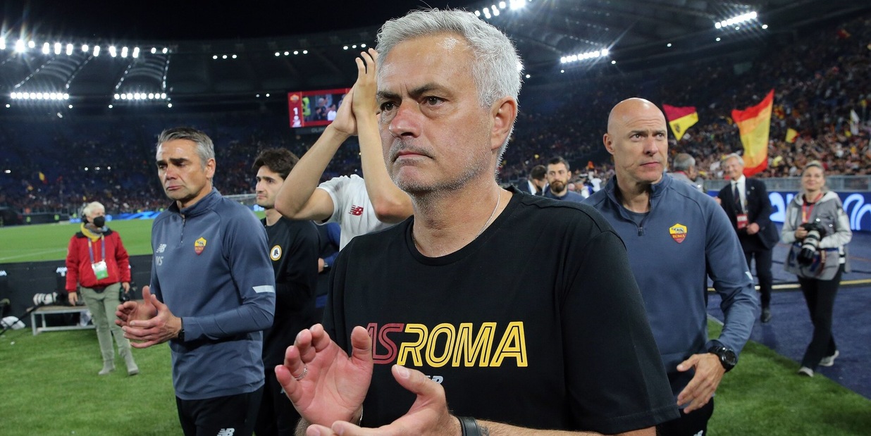 Addio Mourinho, i tifosi sorpresi: "Daje José, grazie di tutto". Tutte le reazioni social