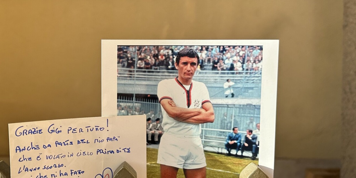 Gigi Riva, iniziativa del Cagliari: c’è la maglia con l’11