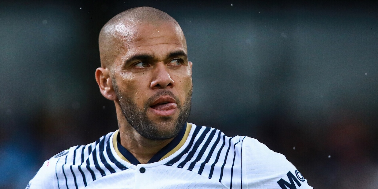 Dani Alves in carcere punta alla "strategia dell'alcol" per ridurre la pena