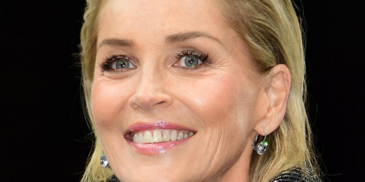 Sharon Stone è su Tinder: "Non cerco sesso, ma amore"