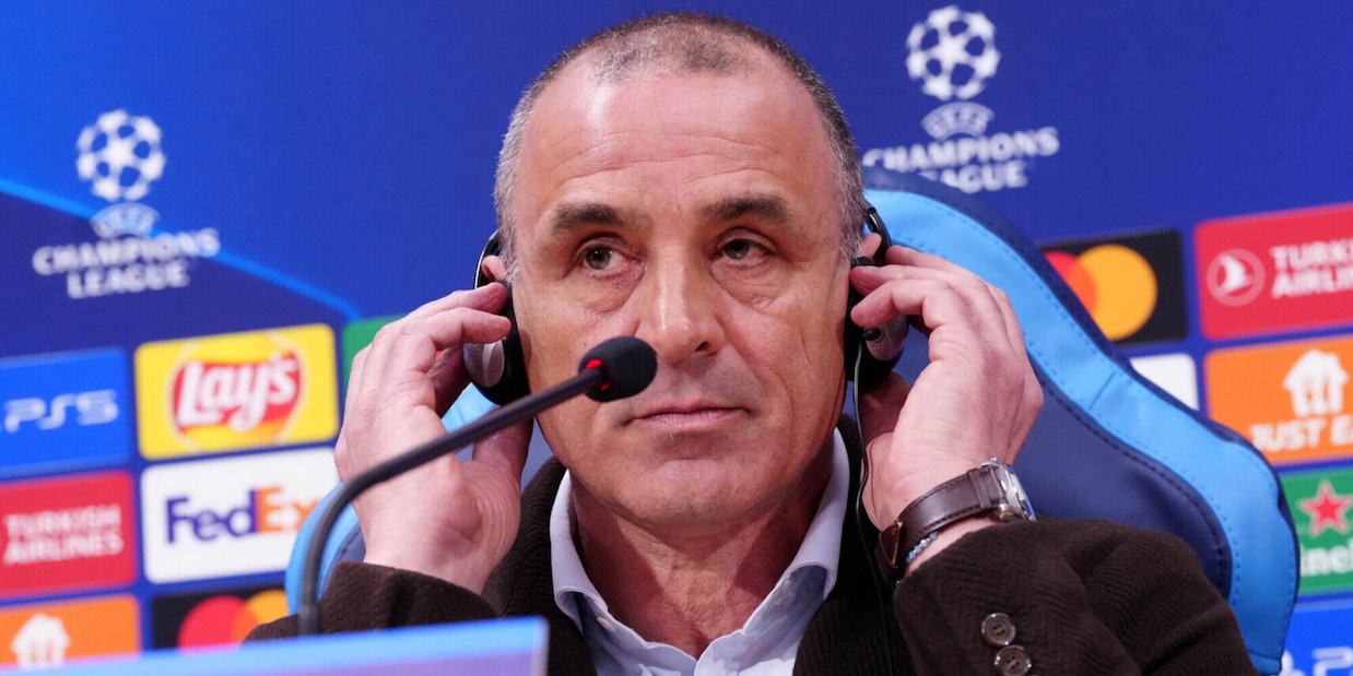 Calzona, la conferenza stampa prima di Barcellona-Napoli: rivivi la diretta