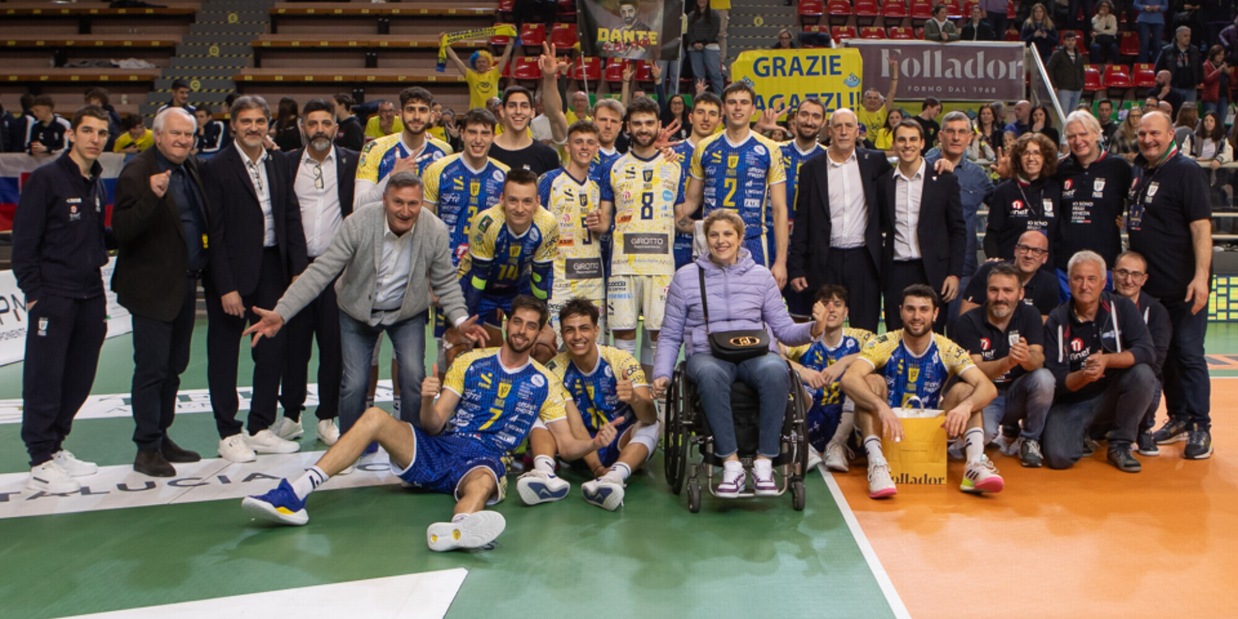 Tinet scintillante, Cuneo si arrende in tre set