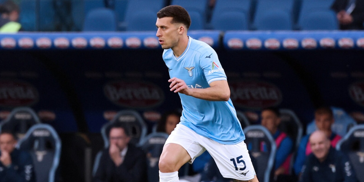 Fiocco blu in famiglia Casale: il difensore della Lazio è diventato papà