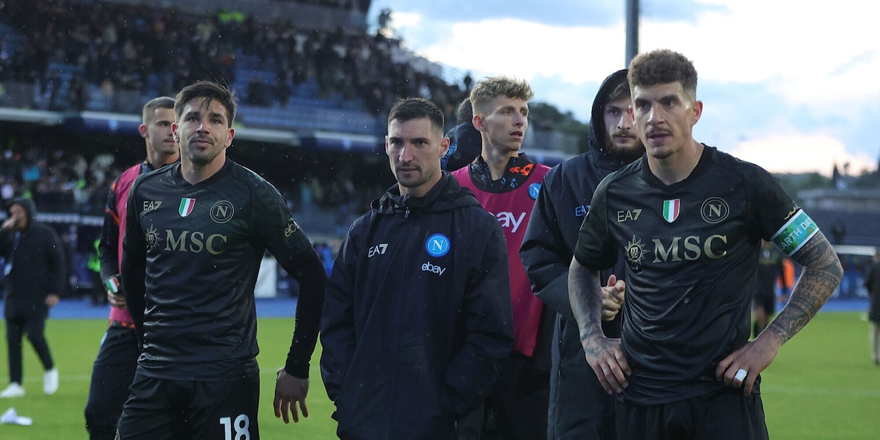 Napoli, basta così: la maglia va onorata