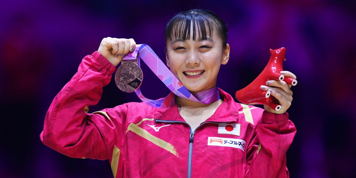 Fuma e beve alcol: il Giappone esclude dalle Olimpiadi la capitana della ginnastica