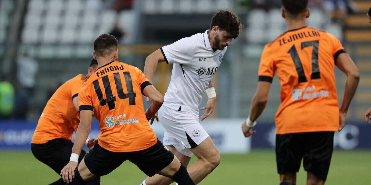 Napoli-Egnatia diretta: in gol Kvaratskhelia, Politano, Simeone e Ngonge. Rivivi la diretta