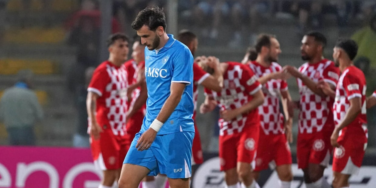 Napoli sconfitto 2-0 dal Girona sotto il diluvio, rivivi la diretta