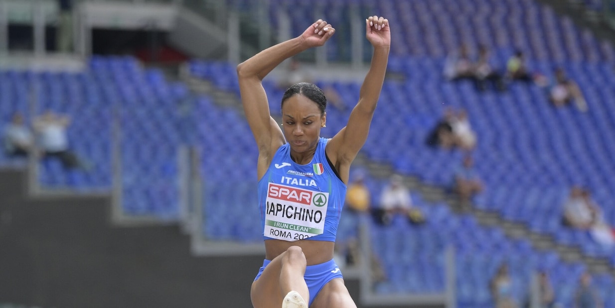 Larissa Iapichino in finale, il gesto verso l'avversaria che ha stregato tutti