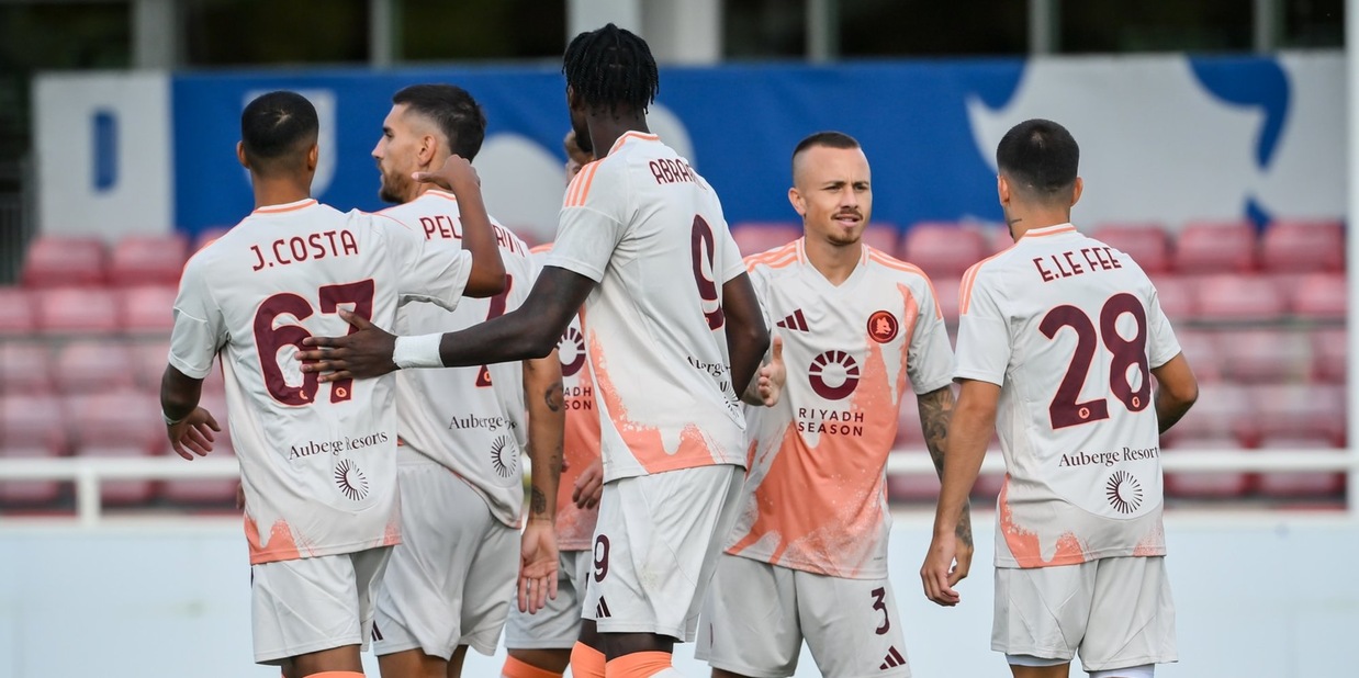 La Roma segna quattro gol al Barnsley: in rete Dybala e Soulé