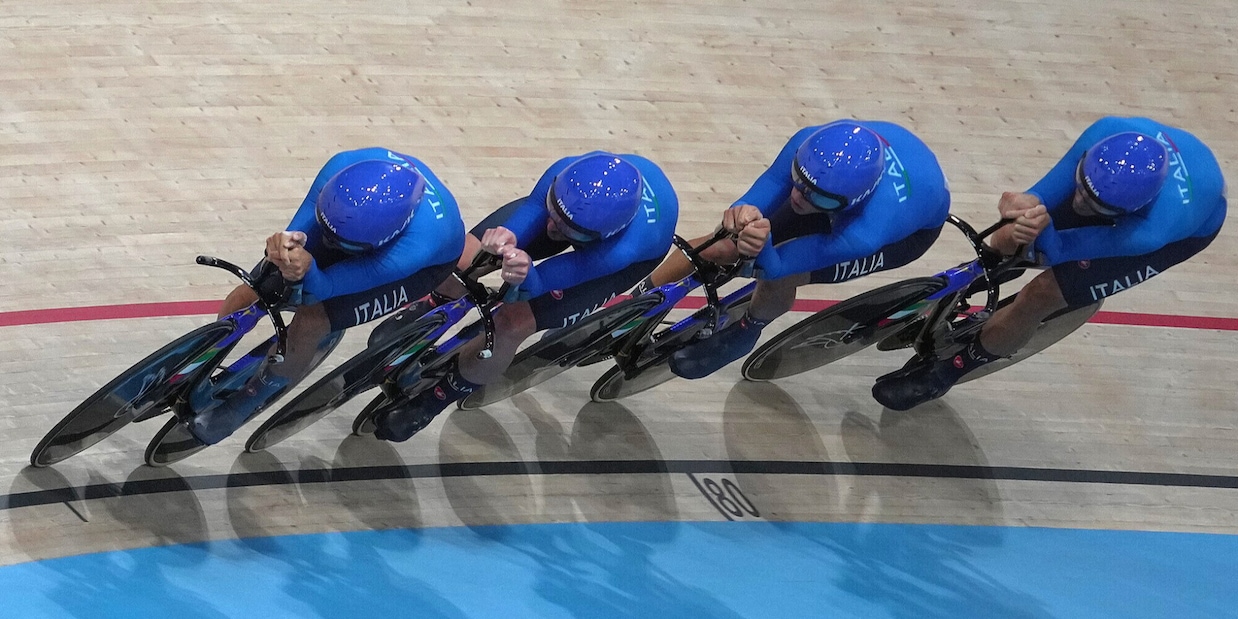 Ciclismo, medaglia di bronzo per l'Italia alle Olimpiadi: è festa Ganna
