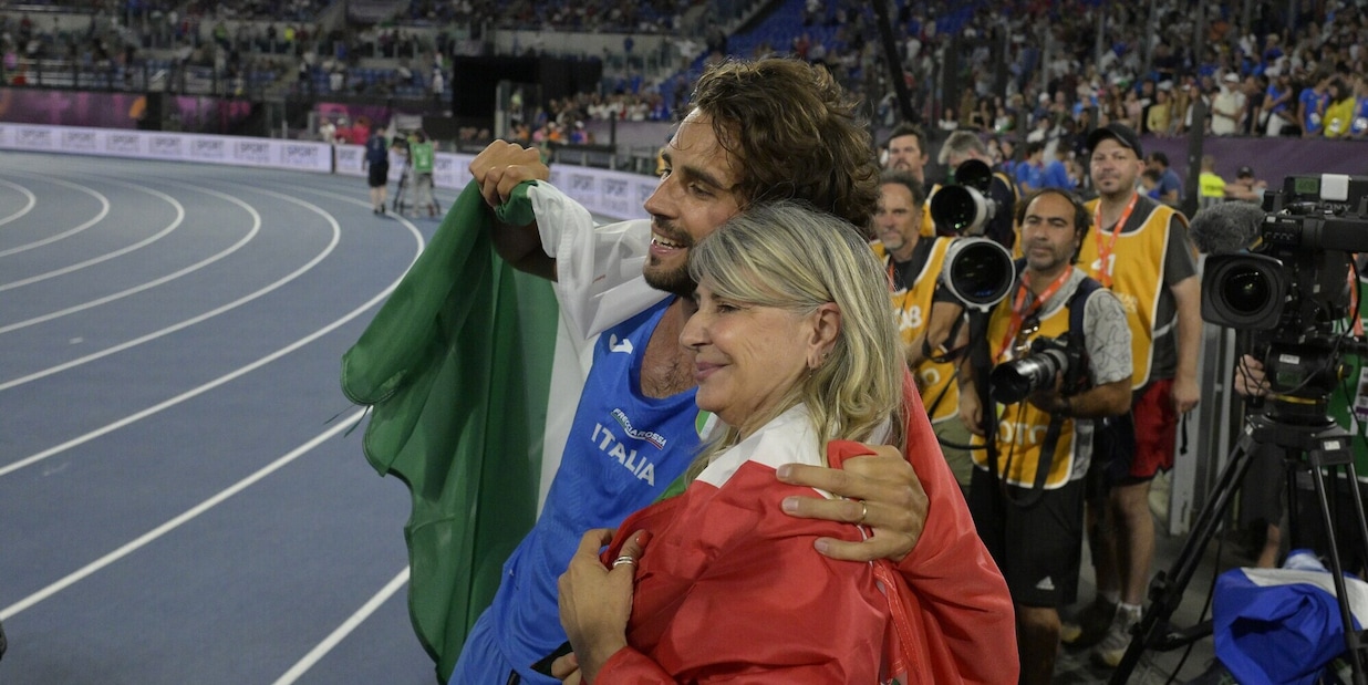 Bufera social su Tamberi, la dura risposta della mamma: "Non sanno quanto soffre"