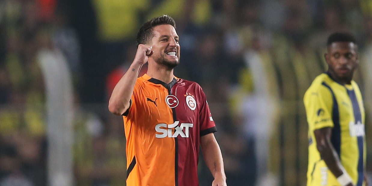 Fenerbahce-Galatasaray, Dzeko non basta a Mourinho: vincono Osimhen e Mertens, rivivi la diretta