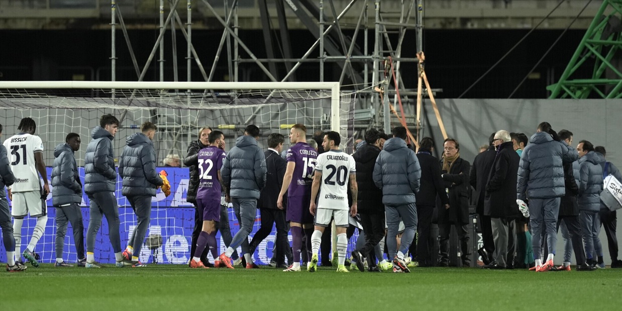Malore per Bove in Fiorentina-Inter: giocatori in lacrime, gara sospesa
