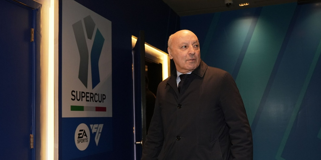 Marotta e la maglia con le due stelle a Ibrahimovic: "Una cosa simpatica"