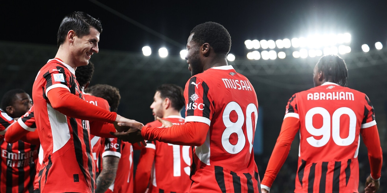 Juve avanti con Yildiz, poi due regali al Milan: Conceiçao vola in finale di Supercoppa. Rivivi la diretta