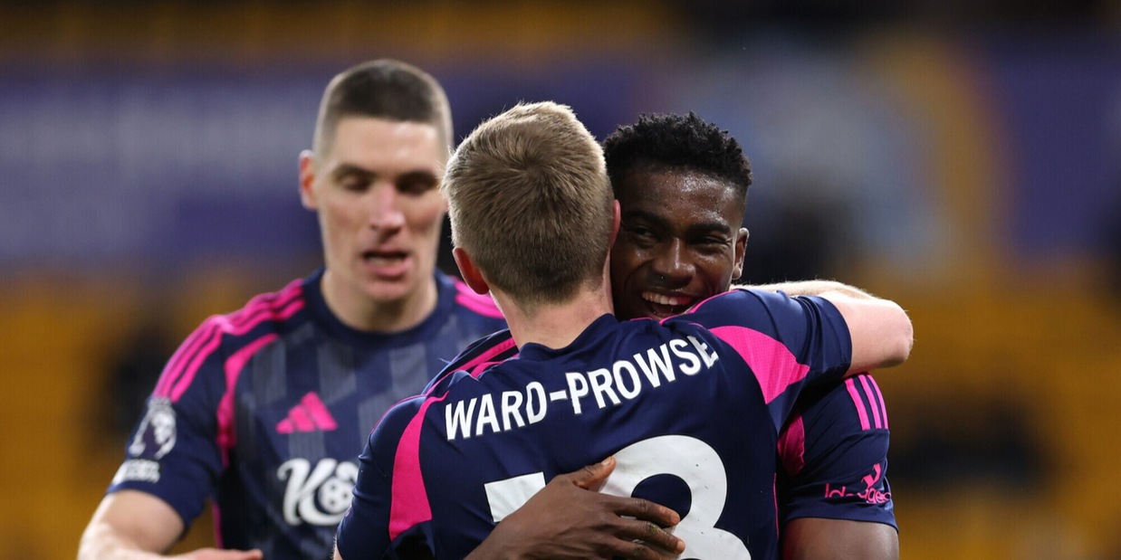 Premier League, show esterno del Nottingham Forest: Wolverhampton ko