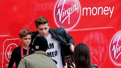 FOTO Famiglia Beckham al completo: che tifo per il piccolo Romeo!