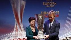 FOTO Europa League, il trofeo arriva a Varsavia