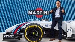 FOTO La Formula 1 diventa sexy con Bar Refaeli a Barcellona