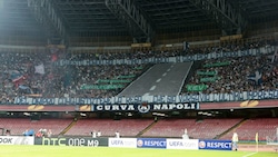 FOTO Napoli, striscione al San Paolo: «Magnammancill!»