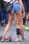 FOTO Belen Rodriguez, shorts da urlo a Milano
