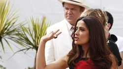 FOTO Salma Hayek, sorriso magnetico al Festival di Cannes
