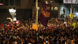 FOTO Barcellona, grande festa sulle Ramblas aspettando la Juve