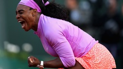 Serena Williams "pantera rosa" a Parigi