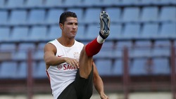 Ronaldo, che spaccata in allenamento in Armenia!