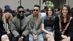 F1, Hamilton beato tra le donne a Londra