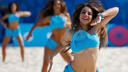 A Baku le cheerleader danno spettacolo