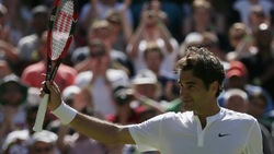 Wimbledon, Federer perde un set ma va agli ottavi