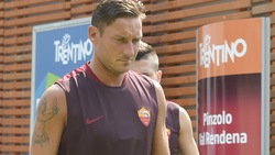 Roma, c'è anche Totti al lavoro in ritiro